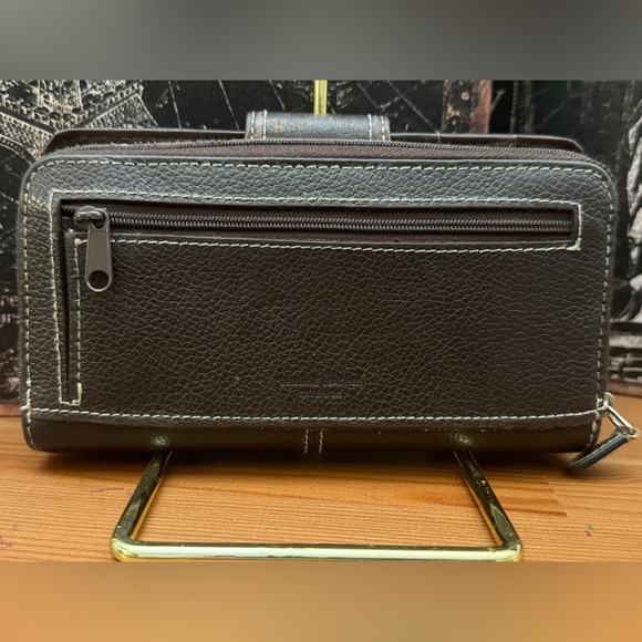 BUXTON Brown Large Leather Wallet GUC - Picture 2 of 8